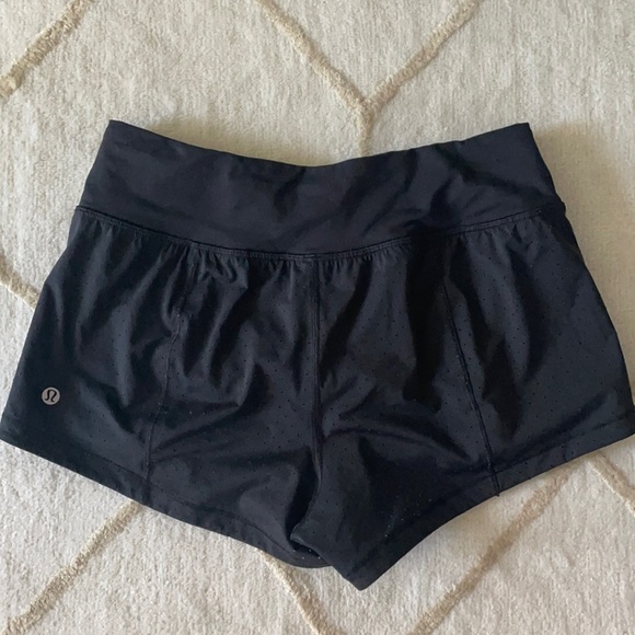 lululemon athletica Pants - Lululemon Shorts size 4/normal size 0